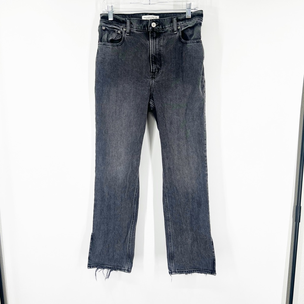 Abercrombie & Fitch The ‘90s Straight Jeans Ultra High Rise Ankle Slits